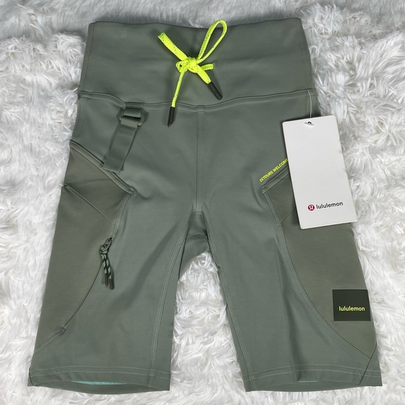 Lululemon | NWT! | Cargo SHR Hiking Shorts - Picture 4 of 5